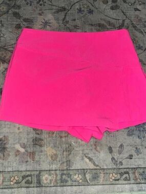 High-Waist Performance Shorts - Hot Pink